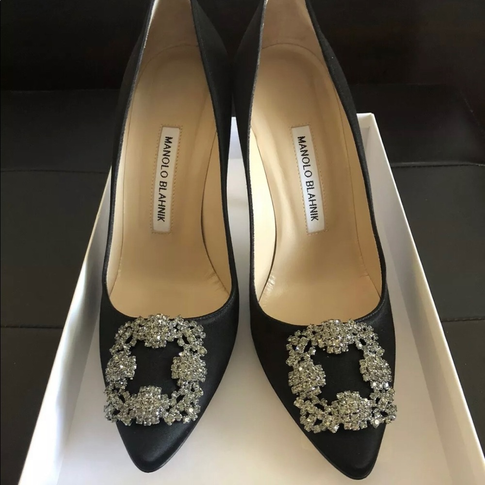 Manolo Blahnik Hangisi Pumps in Black Satin